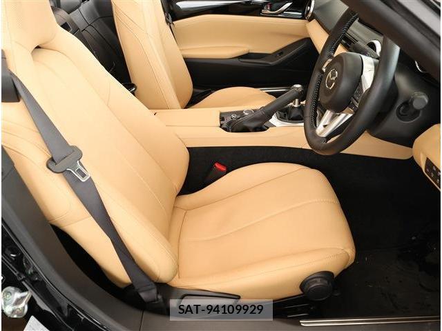 Mazda ROADSTER 2025-05 8812380-13