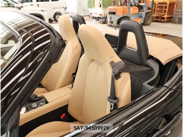 Mazda ROADSTER 2025-05 8812380-15