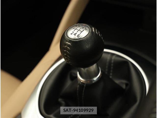 Mazda ROADSTER 2025-05 8812380-9