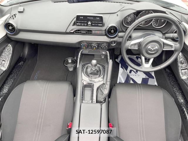 Mazda ROADSTER 2022-07 8814369-1