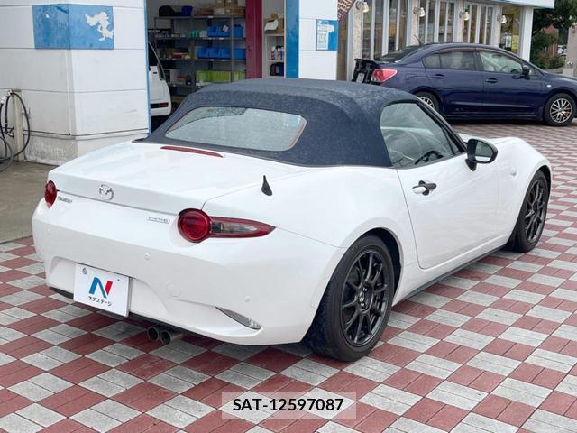 Mazda ROADSTER 2022-07 8814369-16