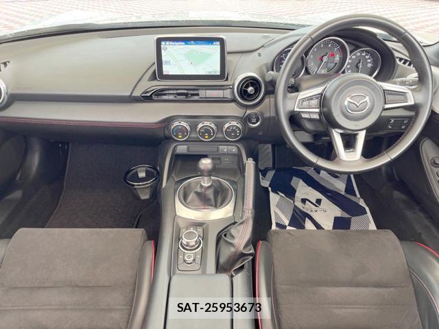 Mazda ROADSTER 2017-08 8814372-1