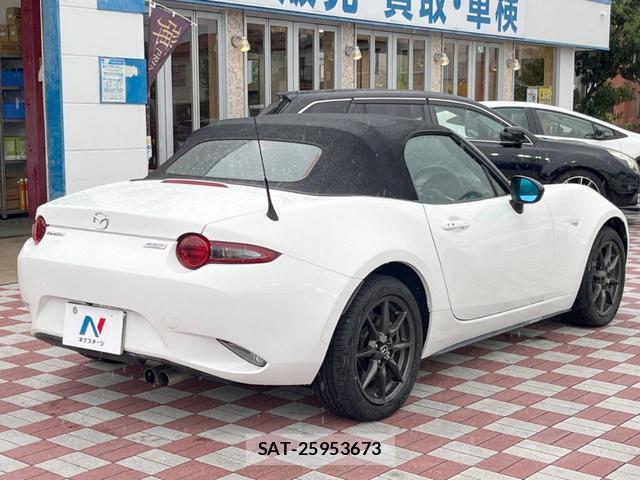 Mazda ROADSTER 2017-08 8814372-16