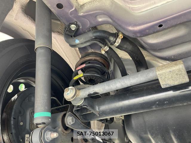Toyota ROOMY 2018-03 8814398-19