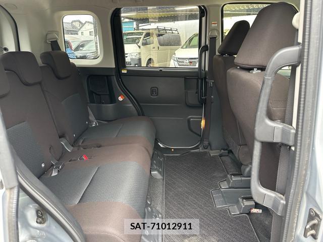 Toyota ROOMY 2023-10 8814412-12