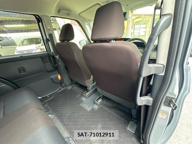 Toyota ROOMY 2023-10 8814412-14