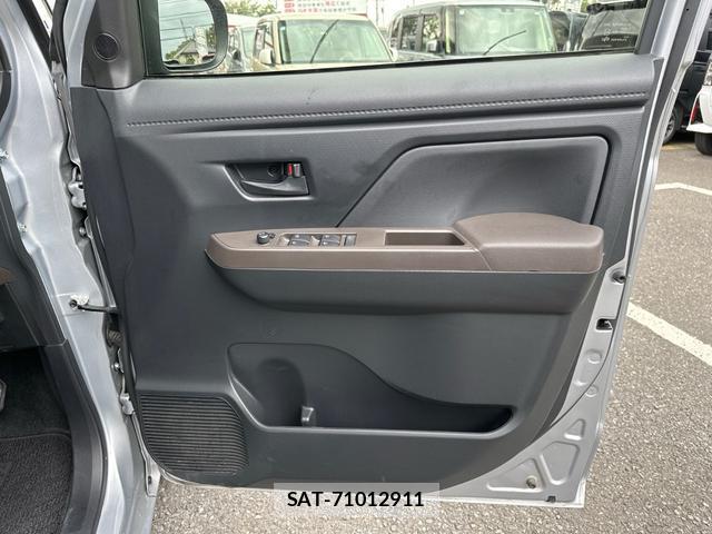 Toyota ROOMY 2023-10 8814412-18