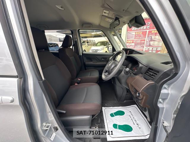 Toyota ROOMY 2023-10 8814412-9