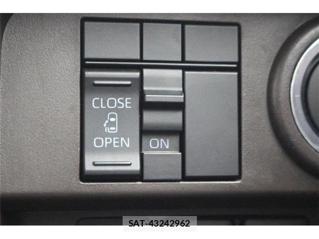 Toyota ROOMY 2021-08 8815682-2