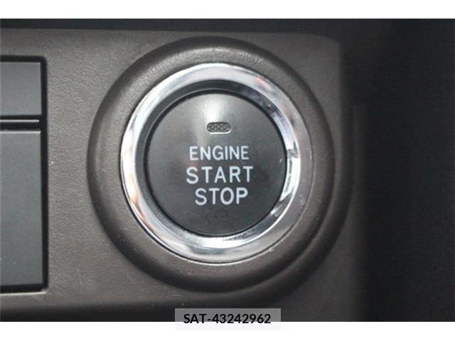 Toyota ROOMY 2021-08 8815682-5