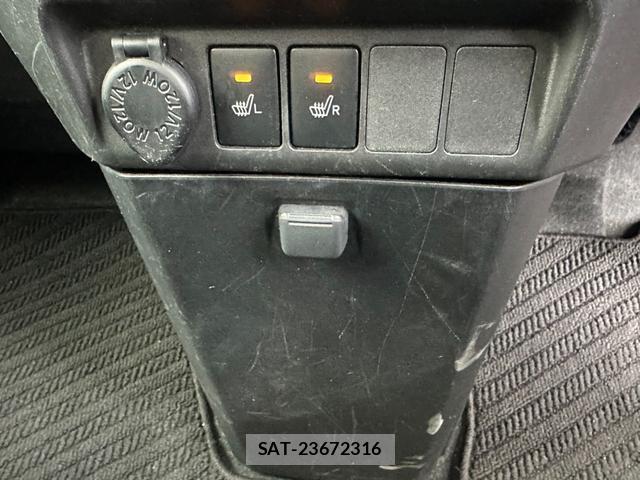Toyota ROOMY 2021-06 8817792-14