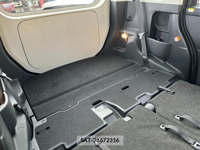 Toyota ROOMY 2021-06 8817792-9