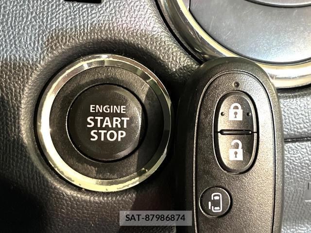 Nissan ROOX 2010-01 8812857-3