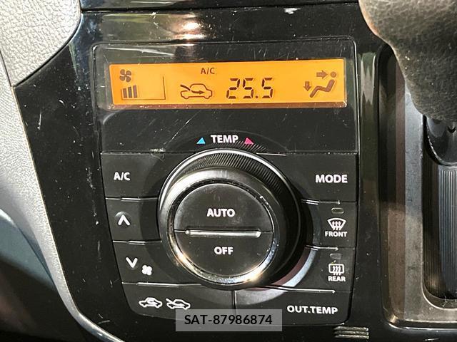 Nissan ROOX 2010-01 8812857-4