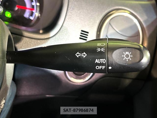 Nissan ROOX 2010-01 8812857-6