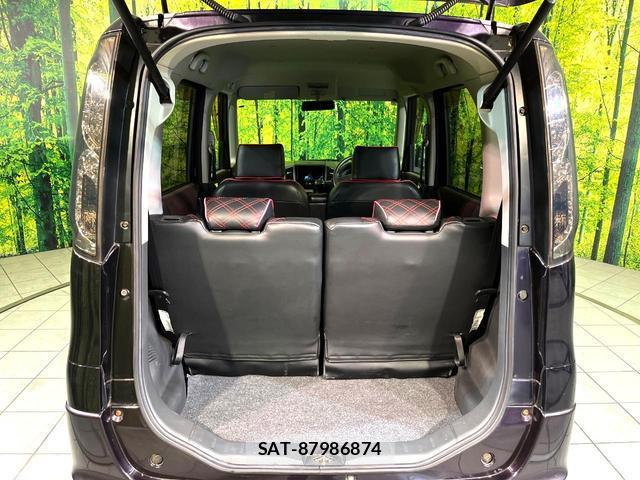 Nissan ROOX 2010-01 8812857-9
