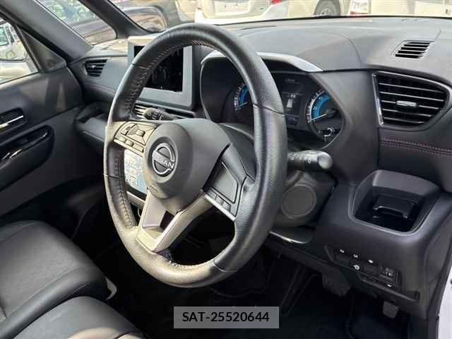 Nissan ROOX 2025-09 8813026-2