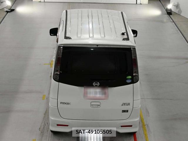 Nissan ROOX 2013-01 8813032-8