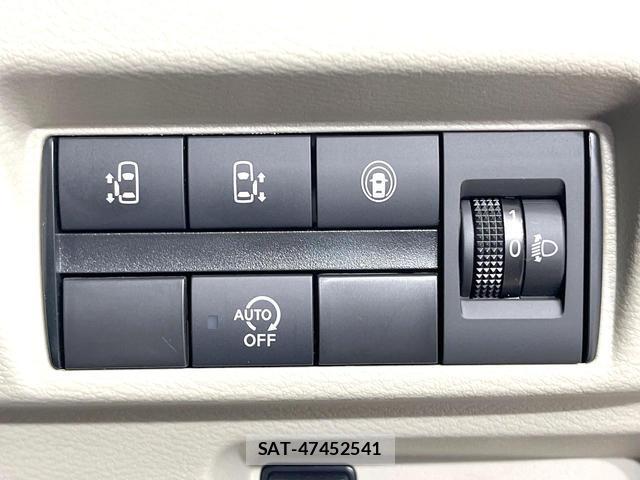 Nissan ROOX 2022-08 8813078-4