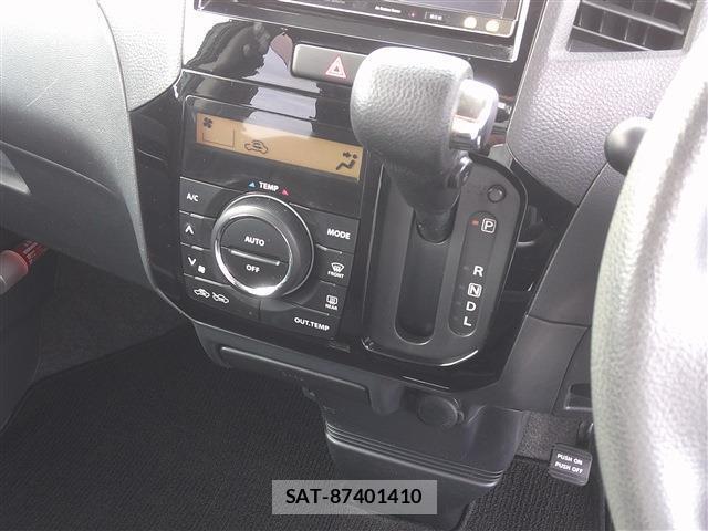 Nissan ROOX 2012-11 8813088-13