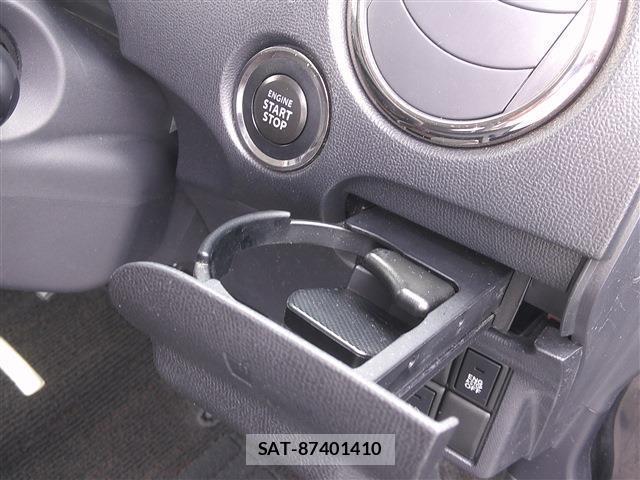 Nissan ROOX 2012-11 8813088-16