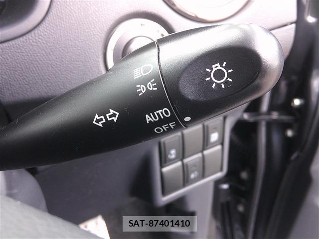 Nissan ROOX 2012-11 8813088-18