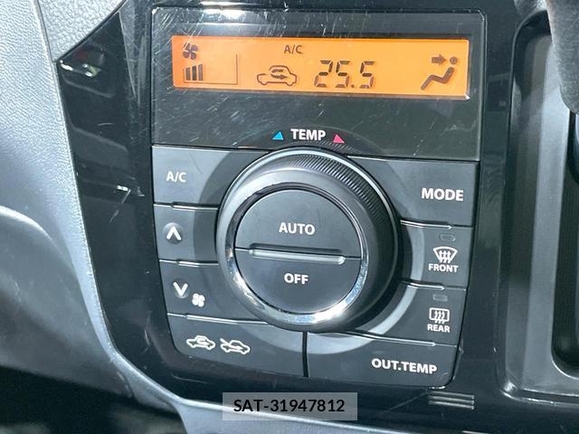 Nissan ROOX 2012-01 8813189-6