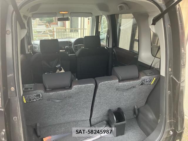 Nissan ROOX 2010-01 8814177-5