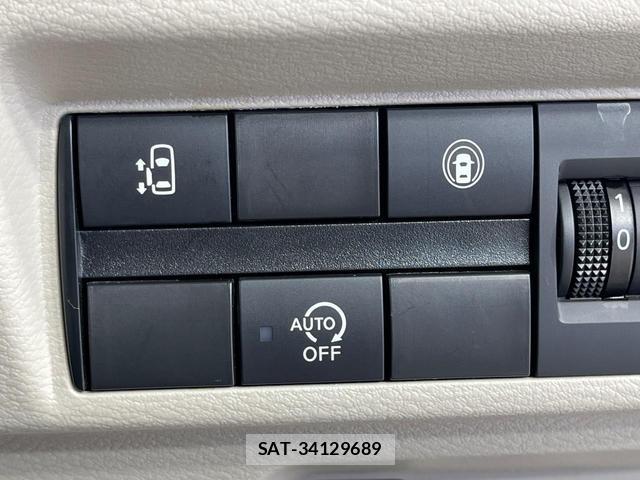 Nissan ROOX 2022-07 8815014-5