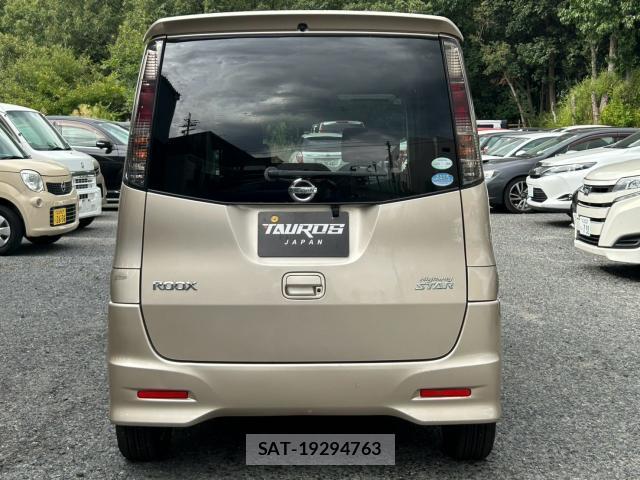 Nissan ROOX 2009-12 8815113-1