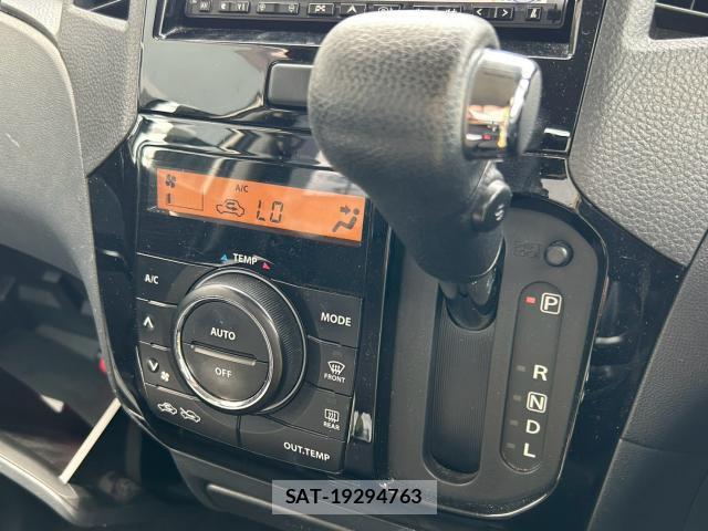 Nissan ROOX 2009-12 8815113-15