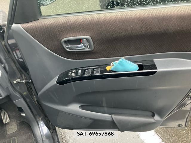 Nissan ROOX 2011-07 8816335-8