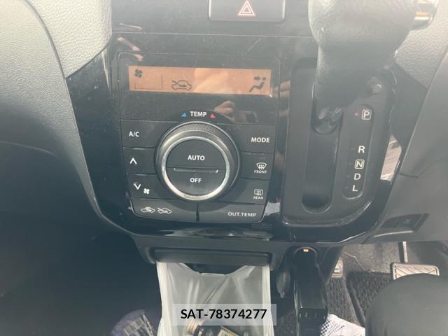 Nissan ROOX 2011-12 8817154-17