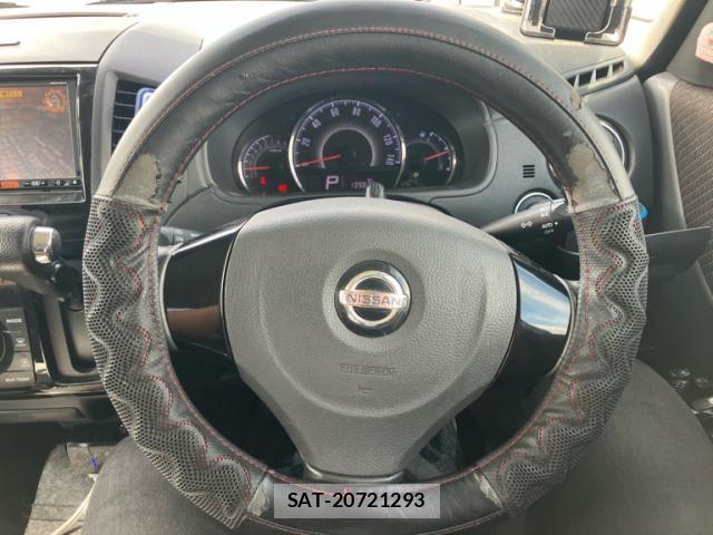 Nissan ROOX 2013-03 8817155-11