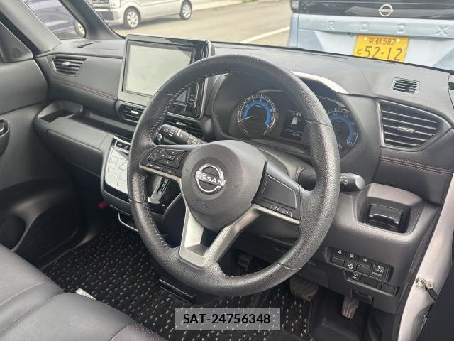 Nissan ROOX 2023-07 8817773-2