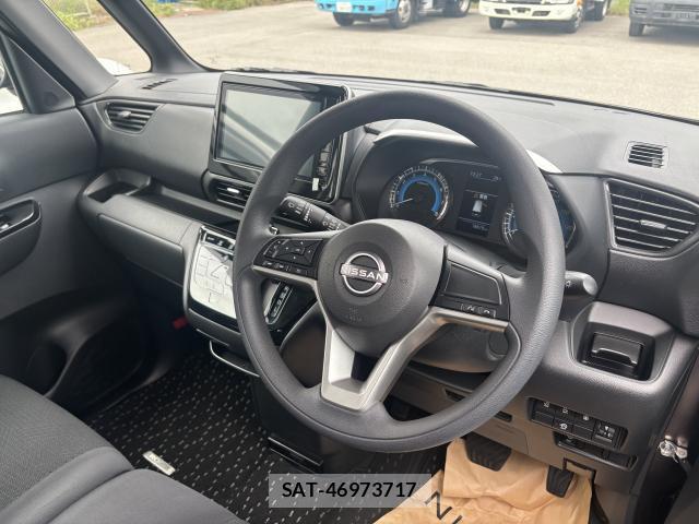 Nissan ROOX 2023-10 8817774-2