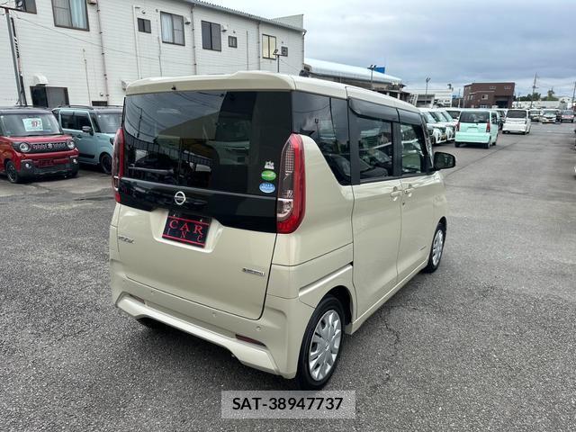 Nissan ROOX 2021-03 8817851-6