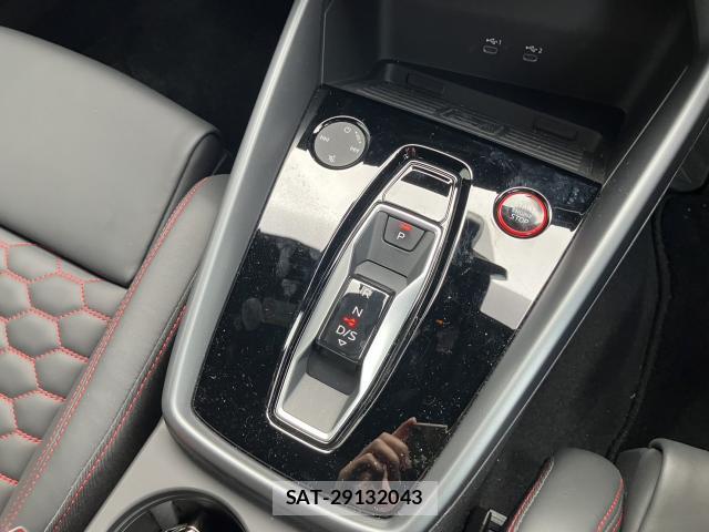 Audi RS3 2025-05 8814628-10