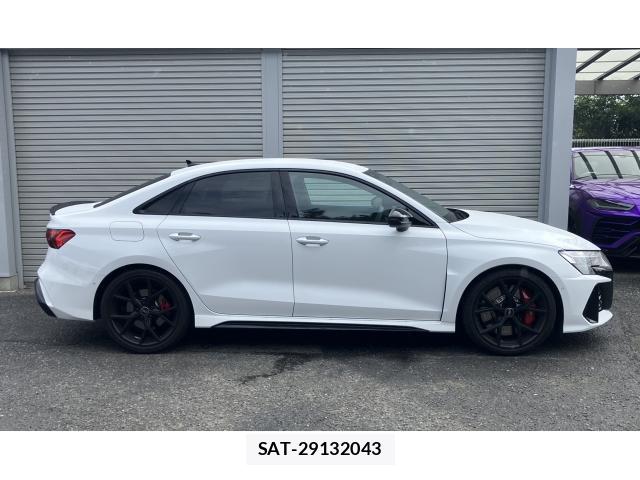 Audi RS3 2025-05 8814628-16