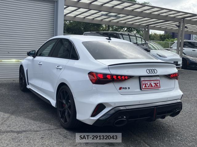 Audi RS3 2025-05 8814628-17