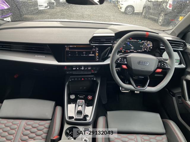 Audi RS3 2025-05 8814628-2