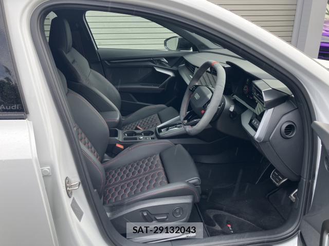 Audi RS3 2025-05 8814628-3