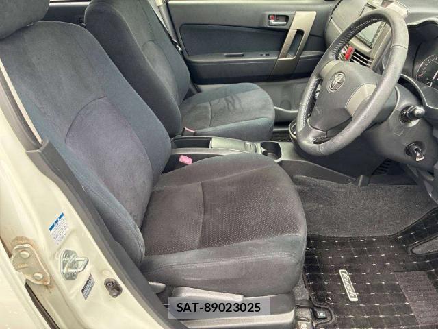 Toyota RUSH 2015-12 8816162-3