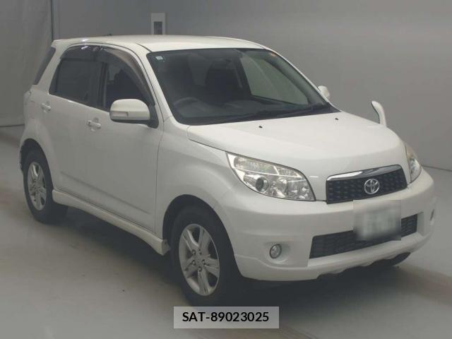 Toyota RUSH 2015-12 8816162-8