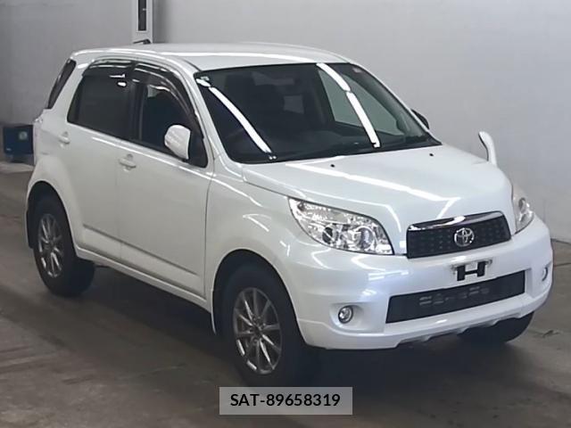 Toyota RUSH 2013-08 8816837-0