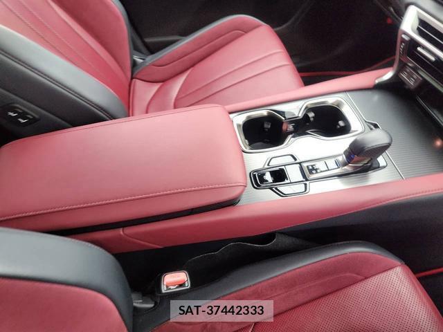Lexus RX 2023-07 8817636-11