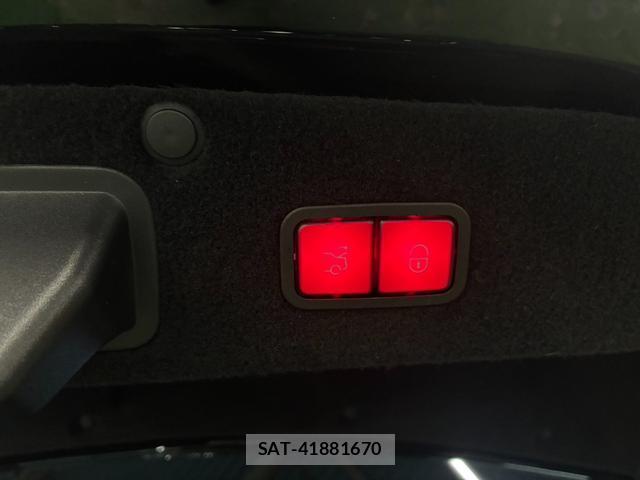 Mercedes Benz S-CLASS 2016-01 8814900-9
