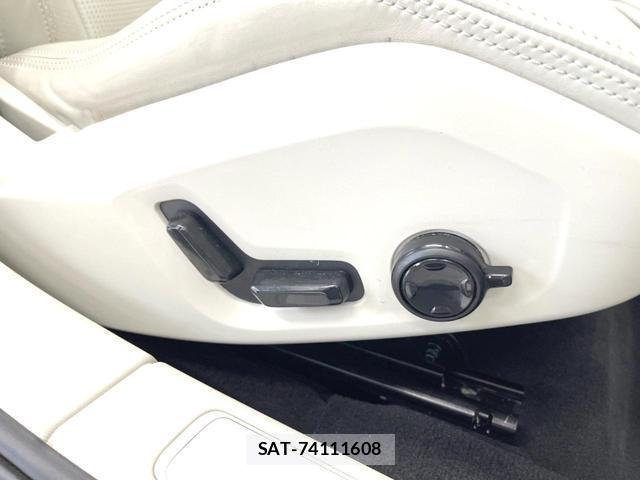 Volvo S60 2022-05 8813176-10