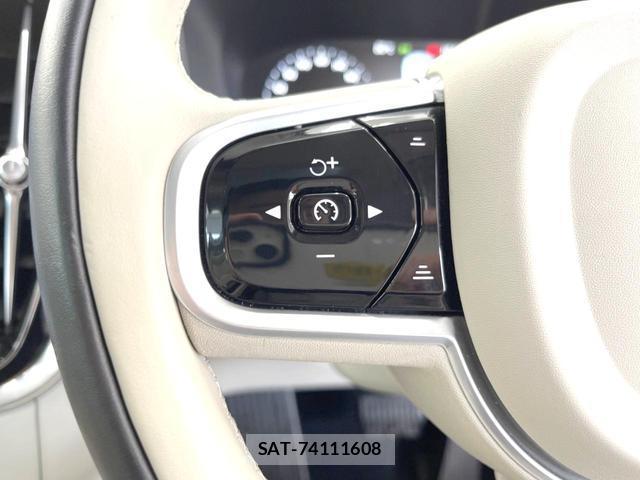Volvo S60 2022-05 8813176-12