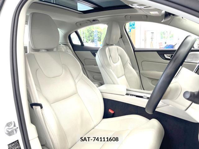 Volvo S60 2022-05 8813176-14